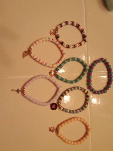 Pastel crackle-glass beaded bracelet
